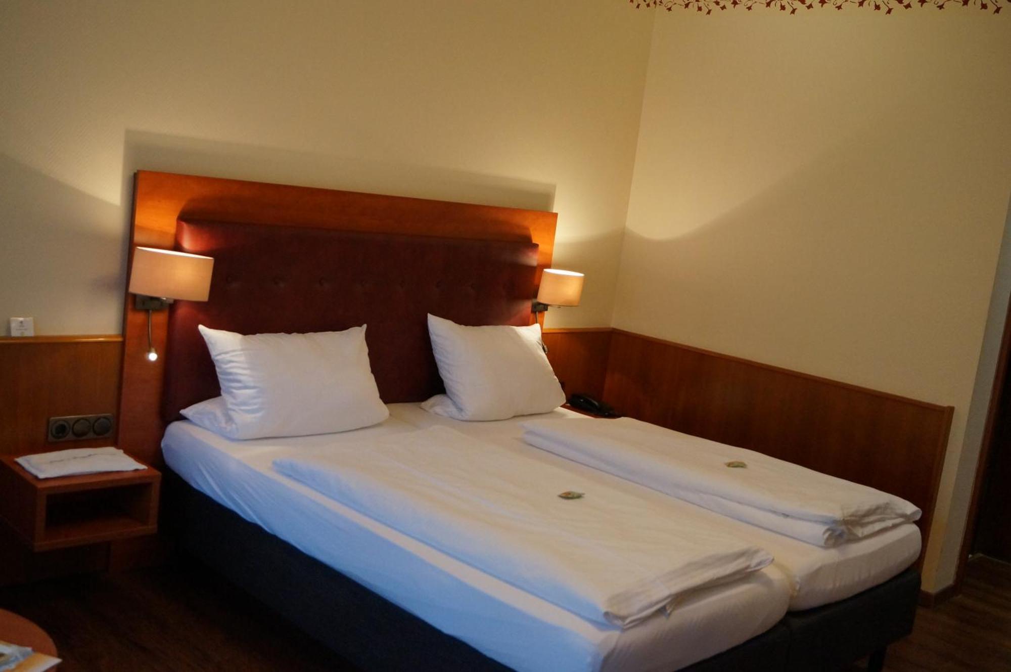 Schwabthal Gasthof - Hotel Zum Loewen מראה חיצוני תמונה