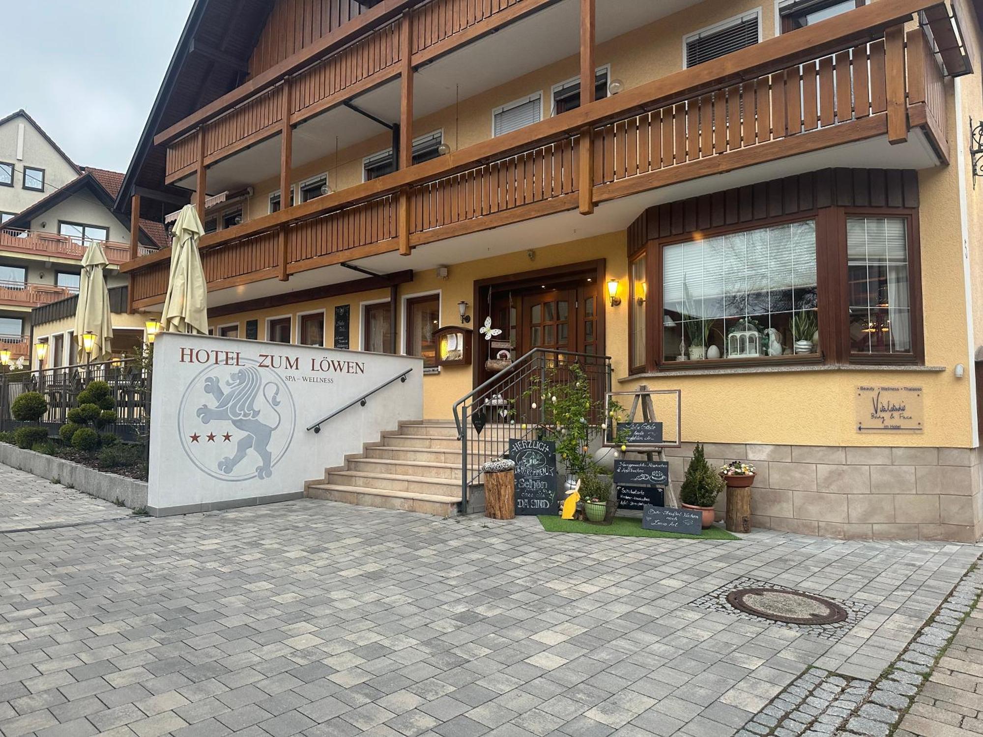 Schwabthal Gasthof - Hotel Zum Loewen מראה חיצוני תמונה