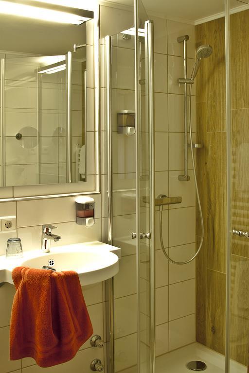 Schwabthal Gasthof - Hotel Zum Loewen מראה חיצוני תמונה
